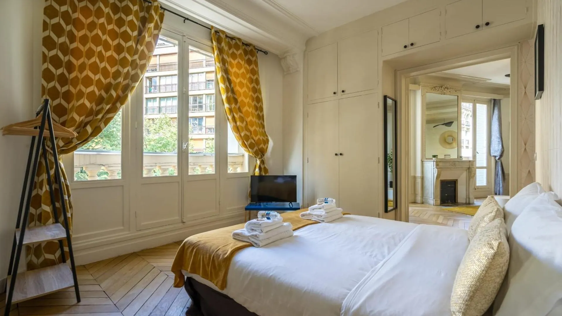 3br - 10p - Passy - Eiffel Tower Apartment Paris
